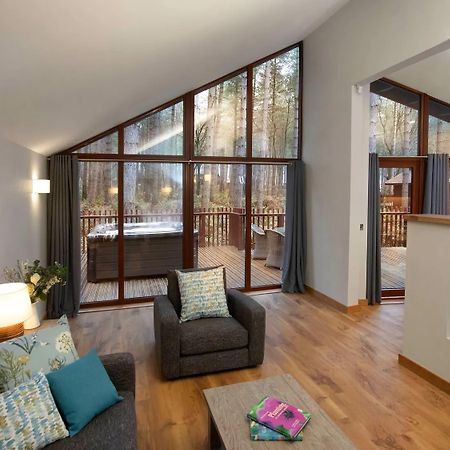 Blackwood Forest Cabins - Forest Holidays Popham Екстериор снимка